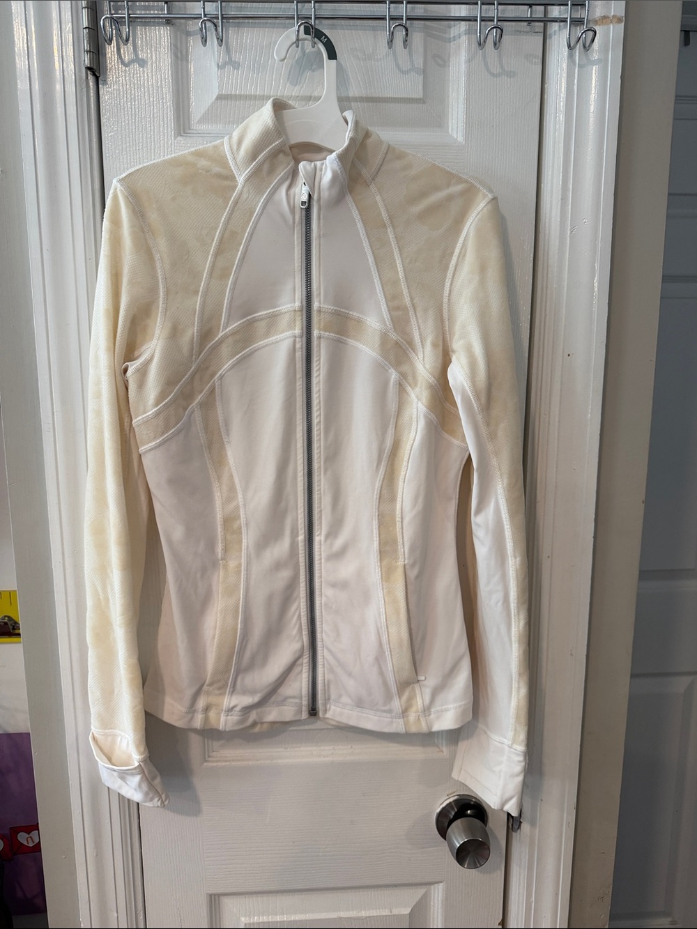 Lululemon Define Jacket
Flocked Velvet Texture